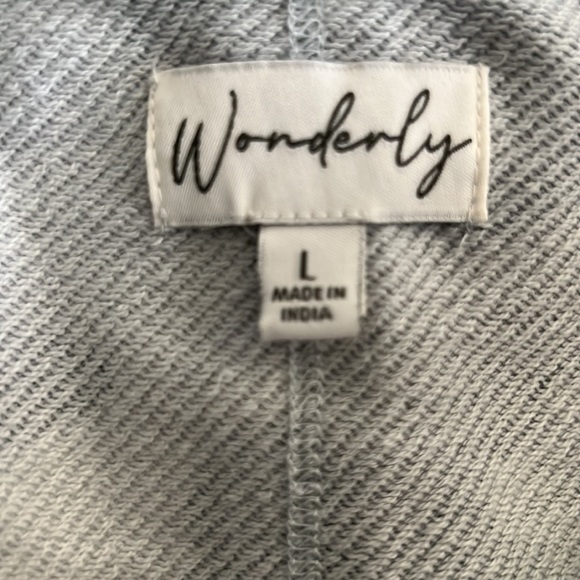 New but without tags Wonderly Grey Camo Raw Seam Pullover - Picture 8 of 9